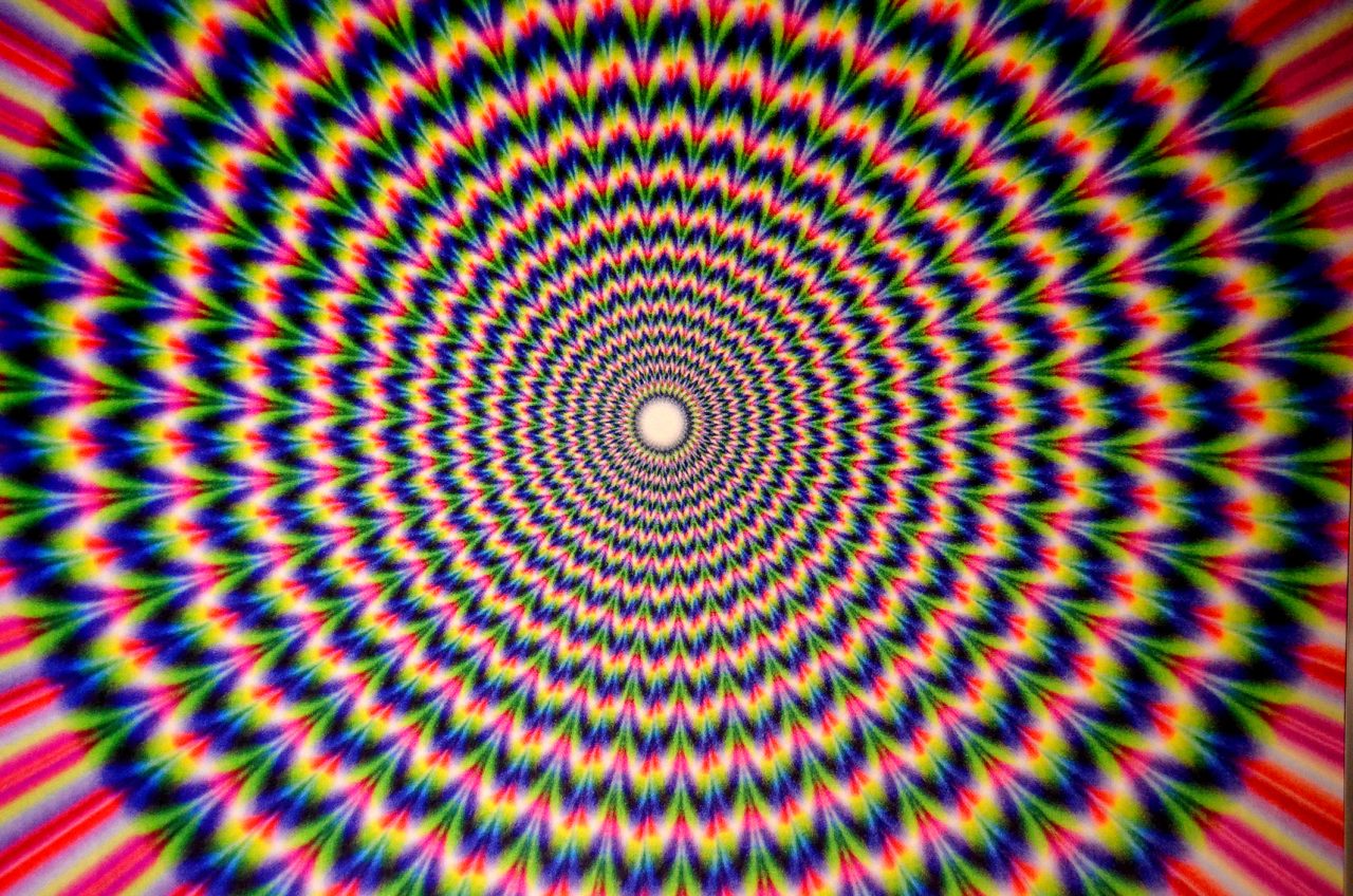 Abstrakt bilde med optisk illusjon av bevegelse