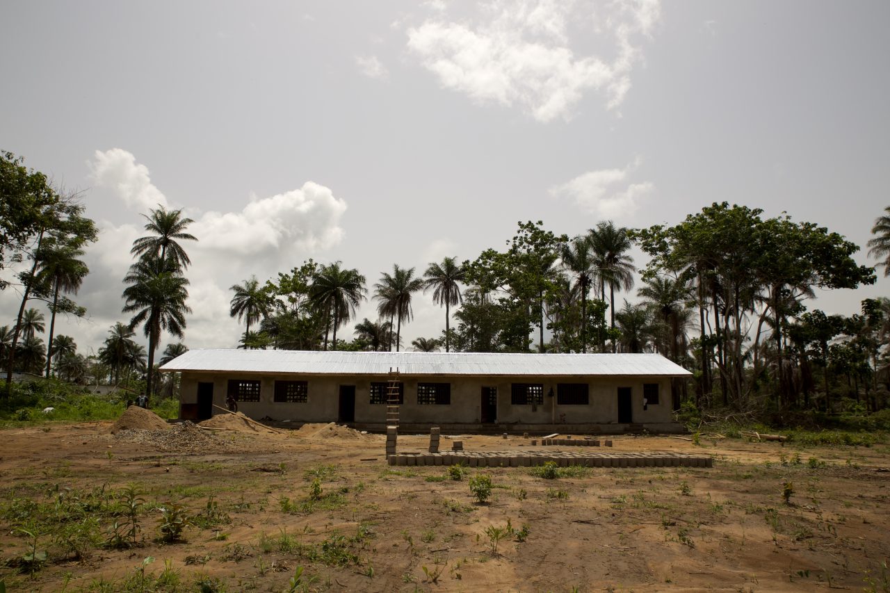 Skole i Afrika som er under bygging.