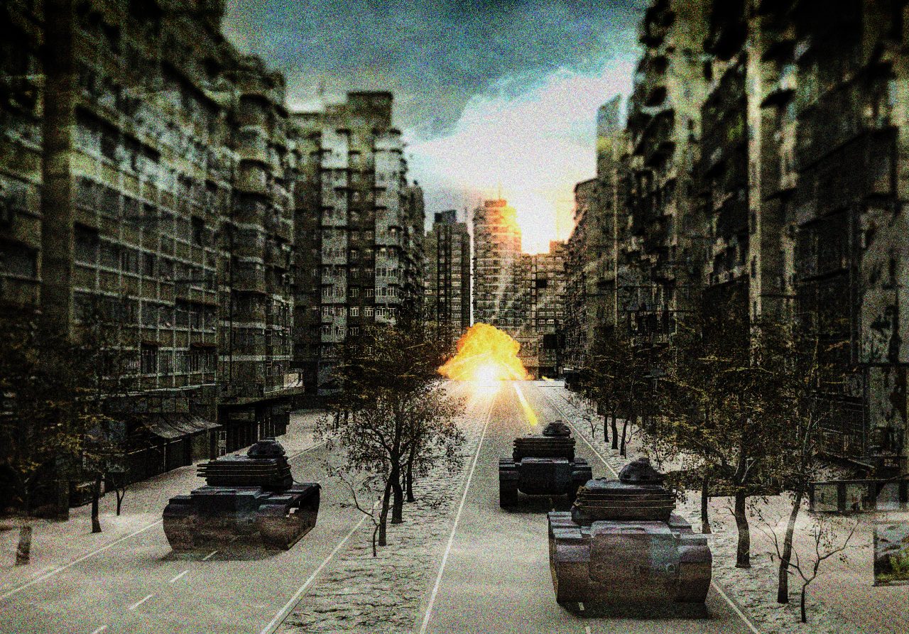 Tre stridsvogner kjører inn i en bygate med høye bygninger på hver side