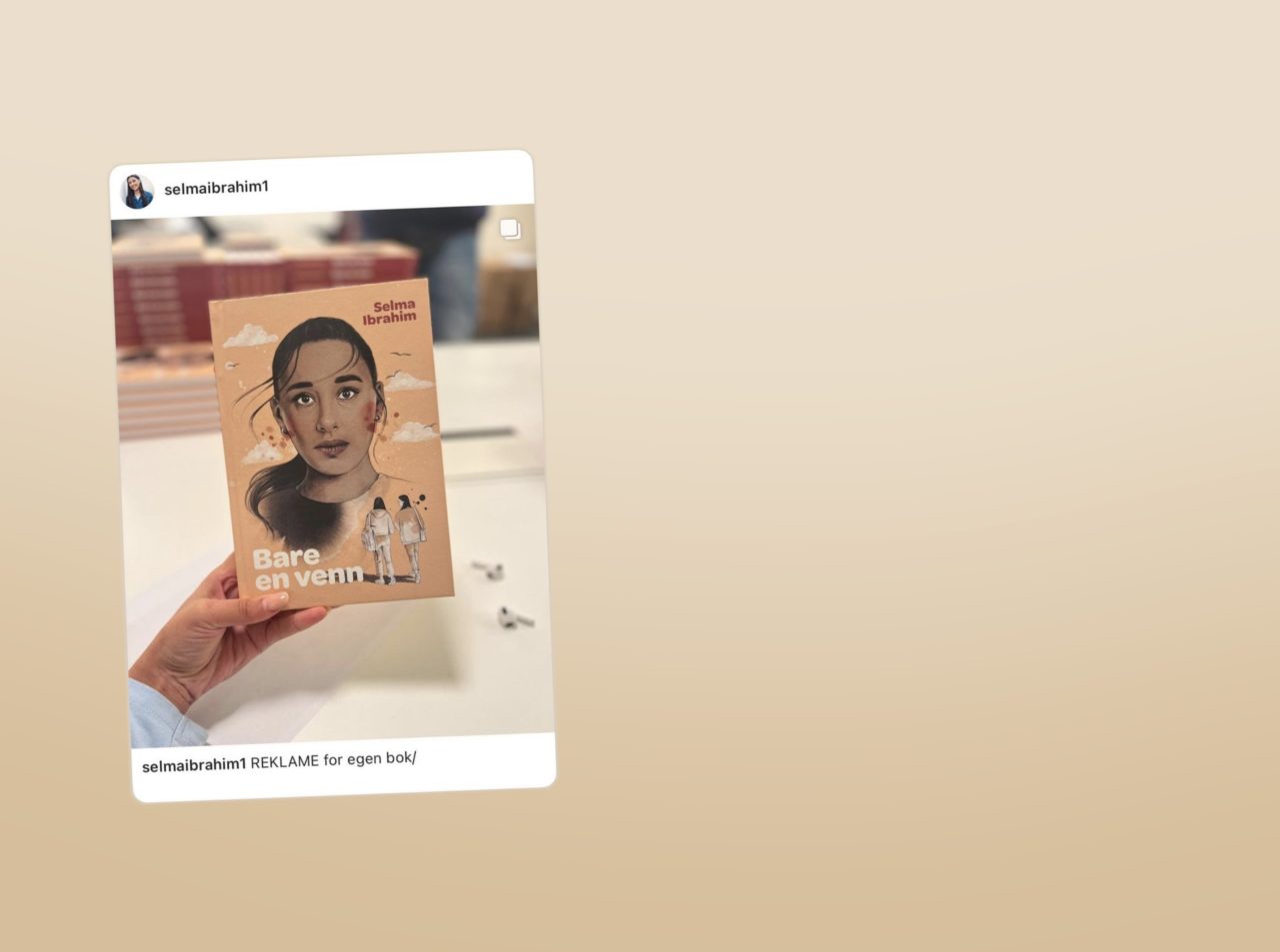 Selma Ibrahim viser frem sin nye bok på Instagram.