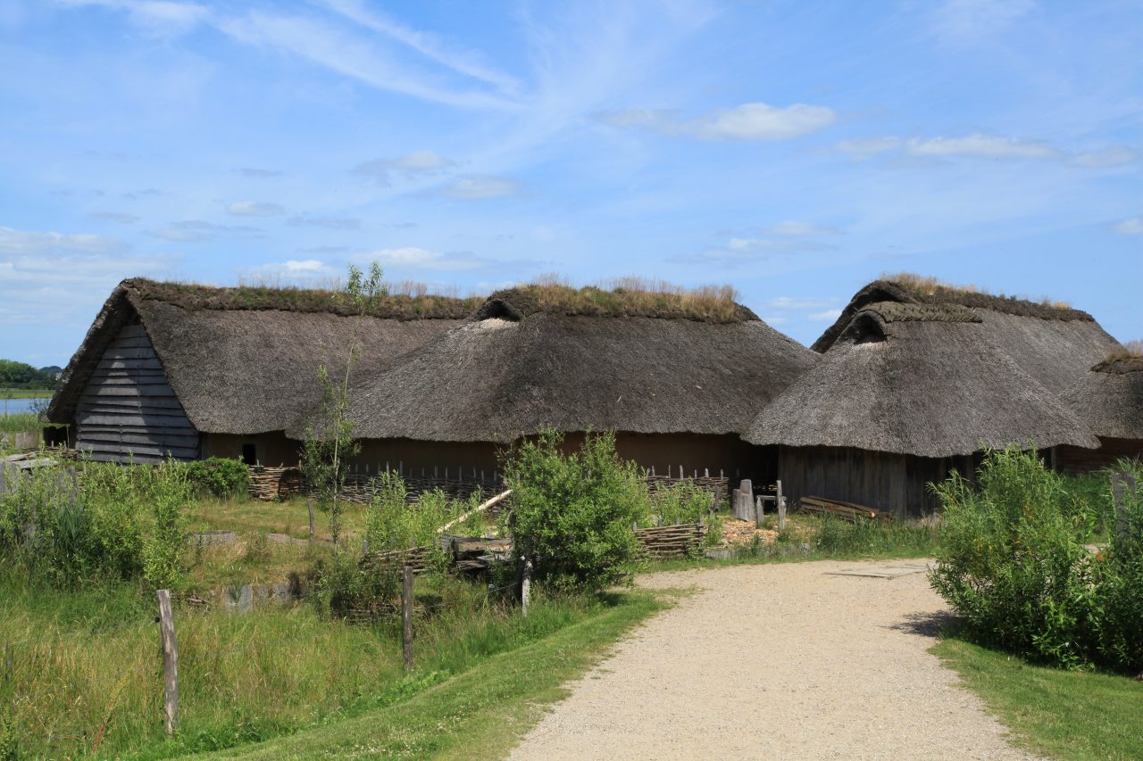 Rekonstruerte hus i Haithabu.